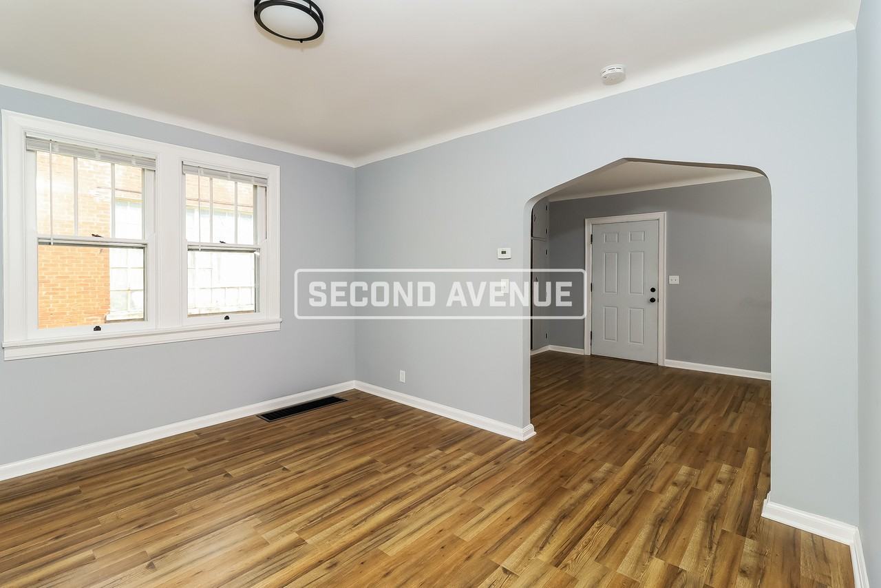 1522 Kinney Ave - Photo 2 of 12