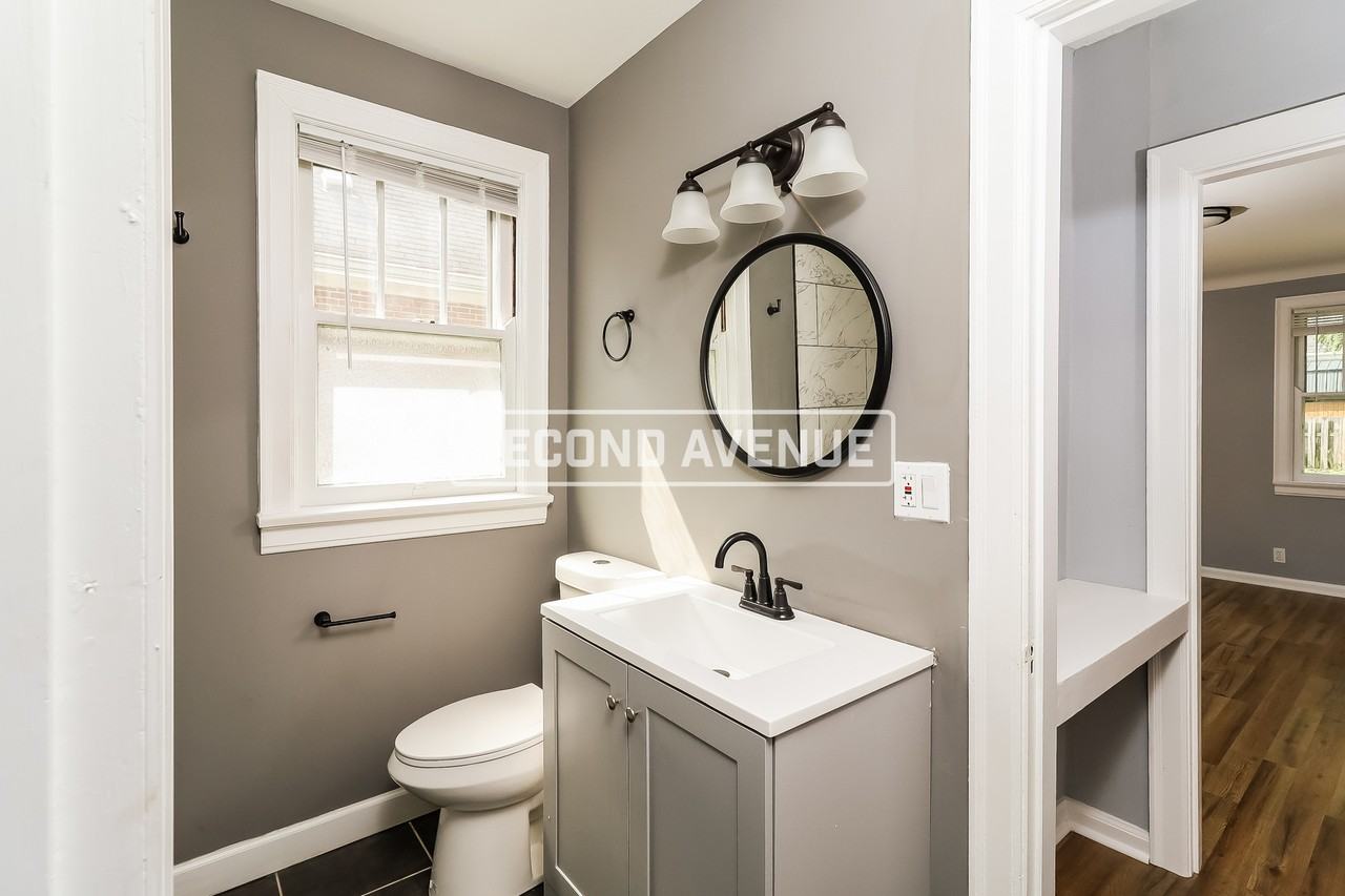 1522 Kinney Ave - Photo 7 of 12