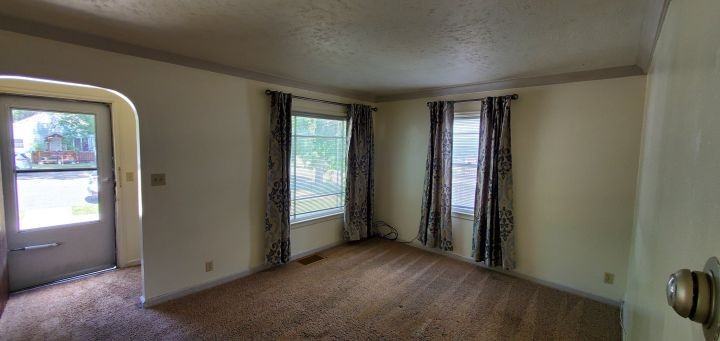 1034 N 24th St - Photo 2 of 7