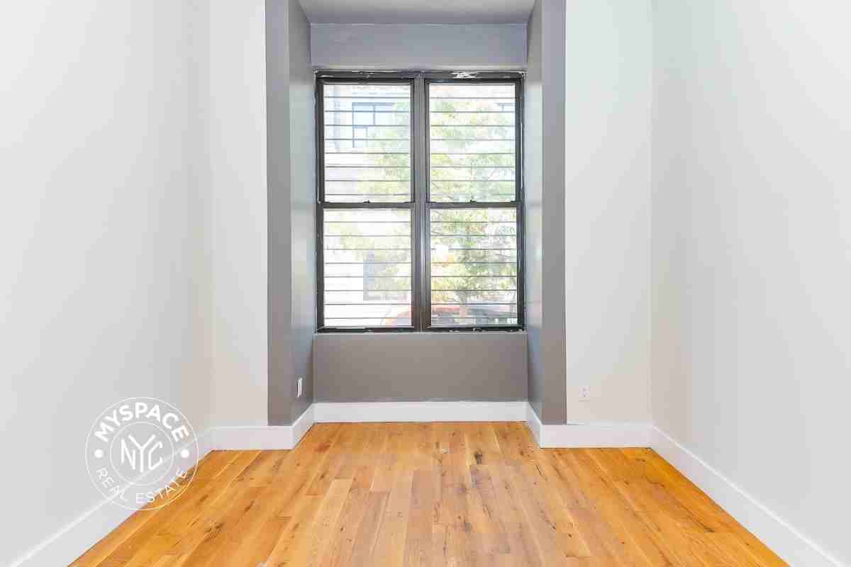 184 Suydam St #1R - Photo 3 of 16