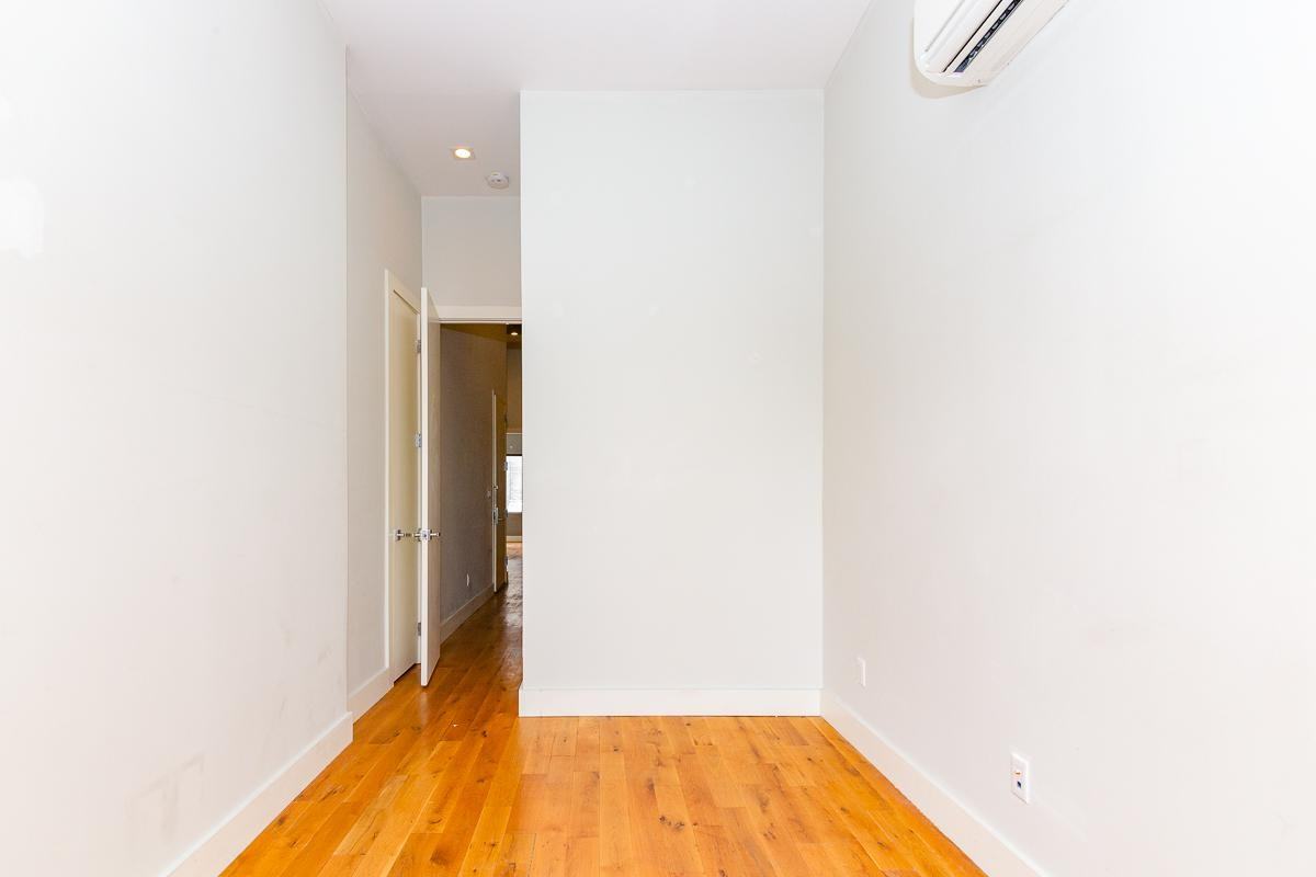 184 Suydam St #1R - Photo 4 of 16