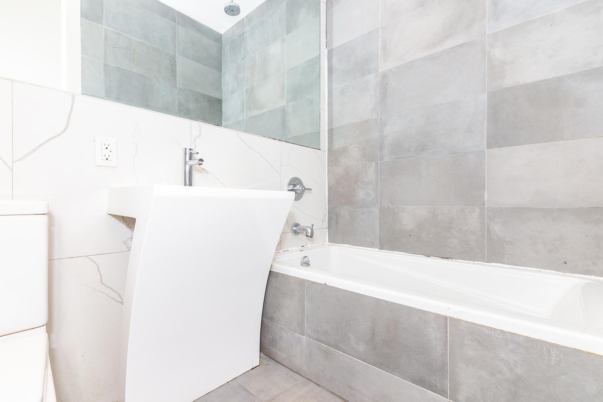 184 Suydam St #1R - Photo 5 of 16