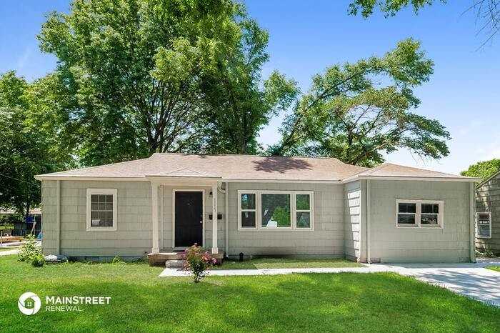 1117 E Fredrickson Dr - Photo 3 of 18