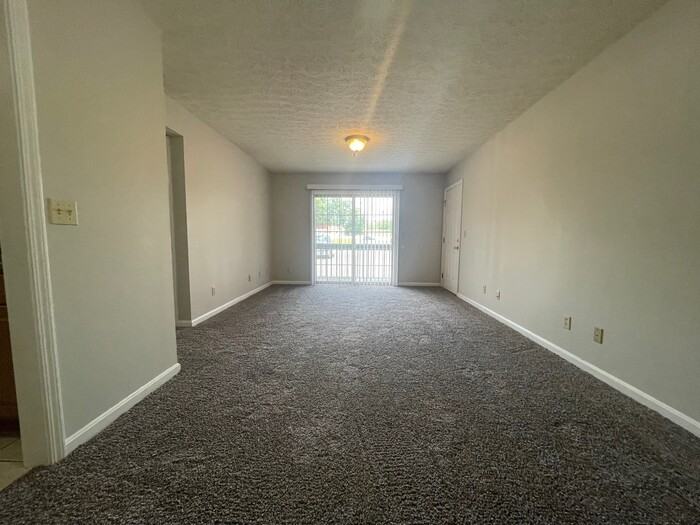 907 E Hackberry St #101 - Photo 2 of 11