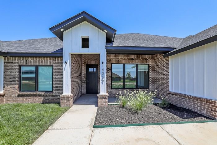 14059 Lobelia Ln - Photo 3 of 37