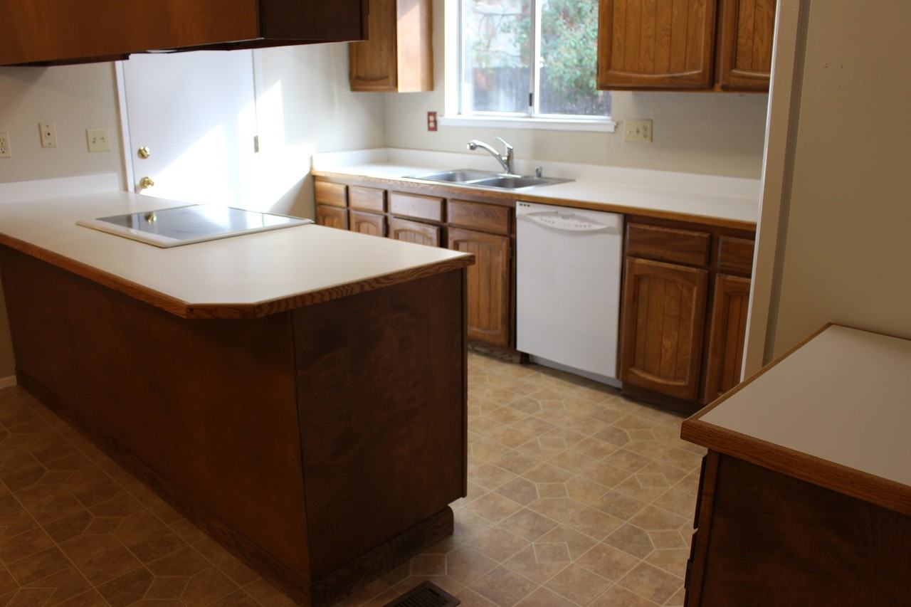 23954 Woodfern Dr - Photo 3 of 13