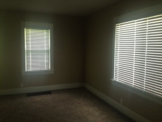 7613 Maple St - Photo 2 of 11