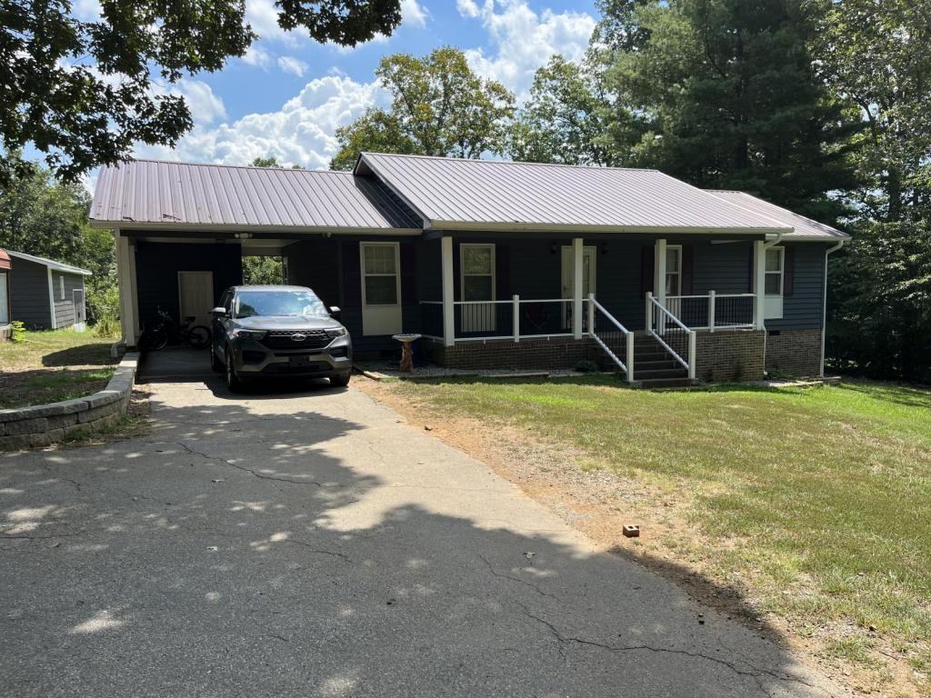 3196 Finch Farm Rd - Photo 2 of 18