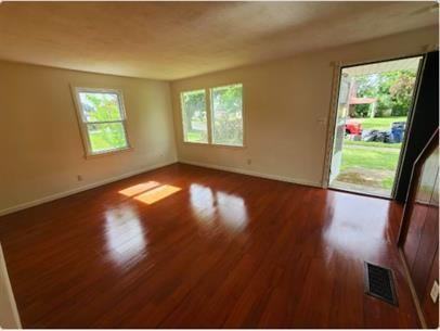 1431 Wyoming Ave - Photo 2 of 12