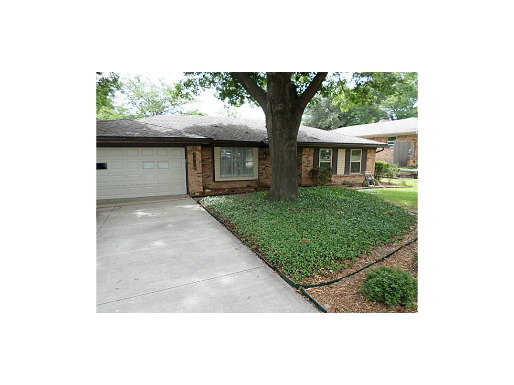 1912 Sherrye Dr - Photo 2 of 16