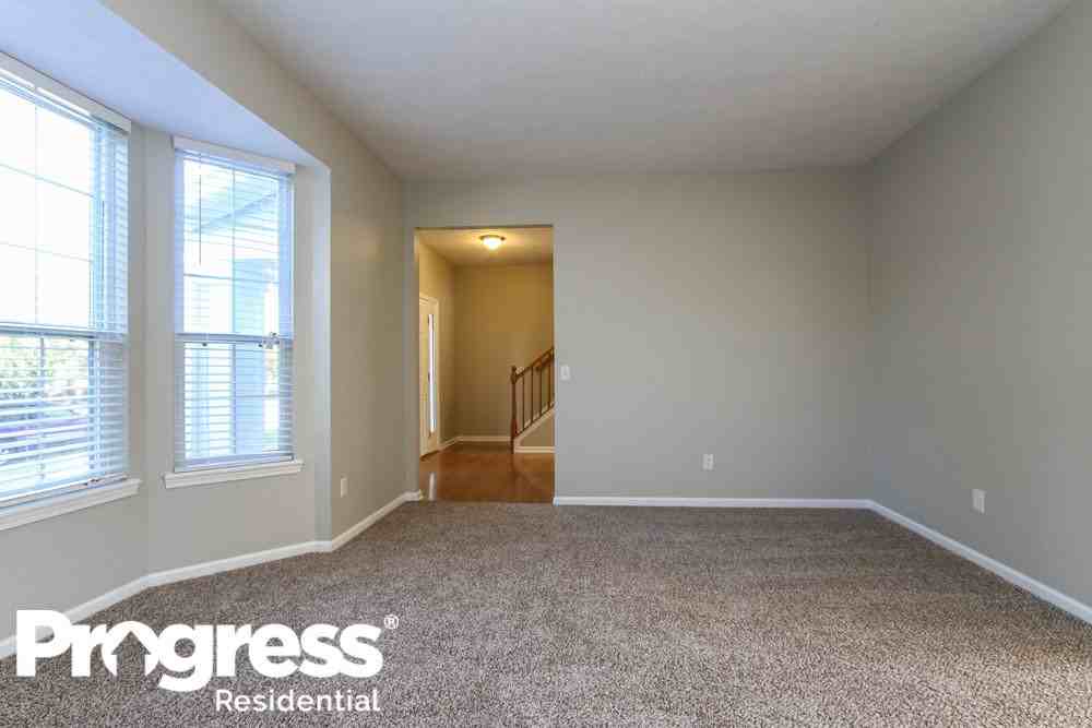 8339 Glen Highlands Dr - Photo 3 of 16