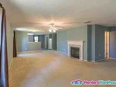 5005 Smith Springs Pkwy - Photo 2 of 14