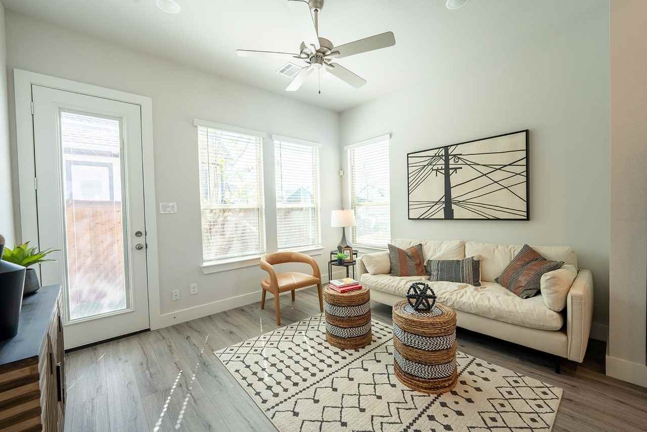 Mission Town Square - Photo 4 of 14