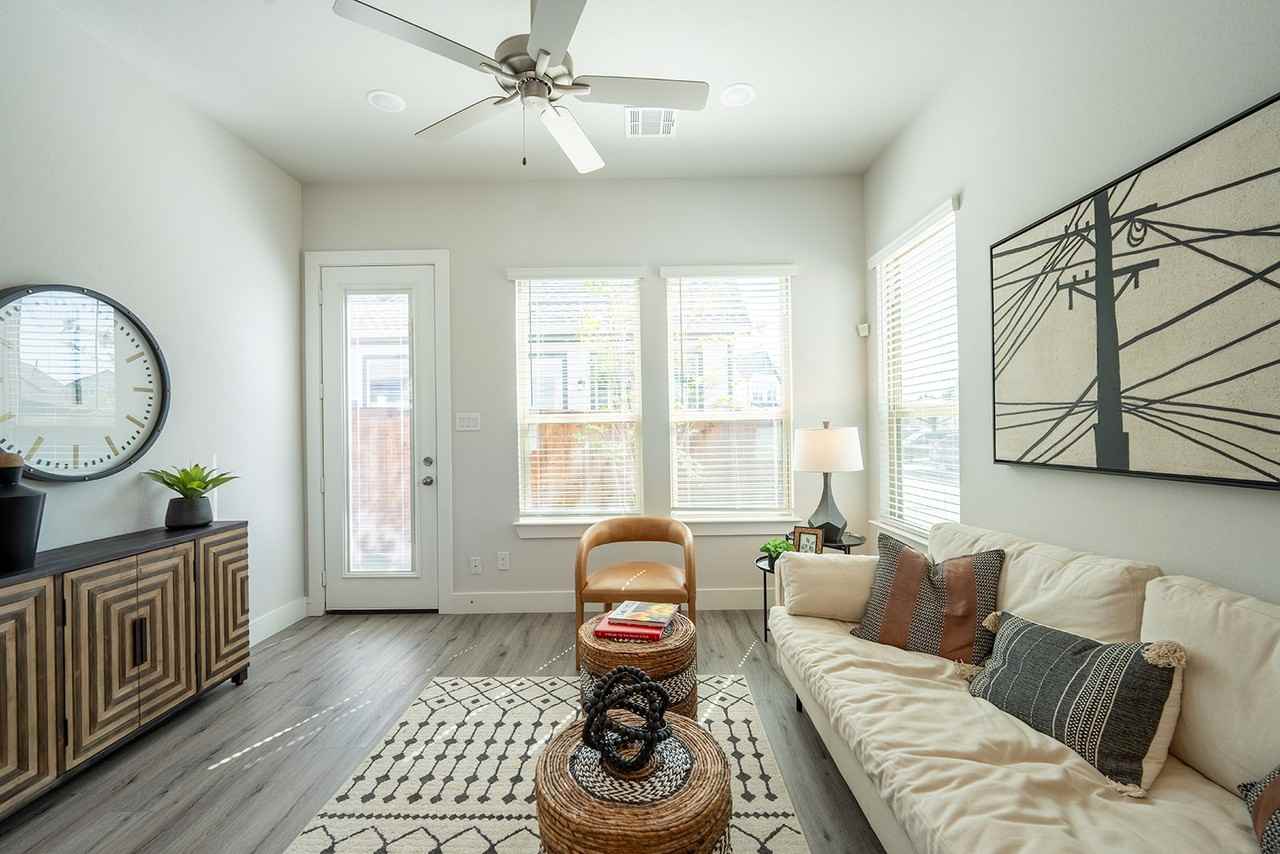 Mission Town Square - Photo 5 of 14