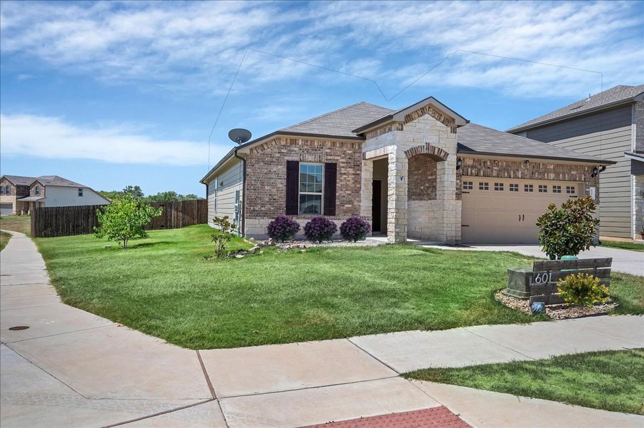 601 Hummingbird Ln - Photo 2 of 24