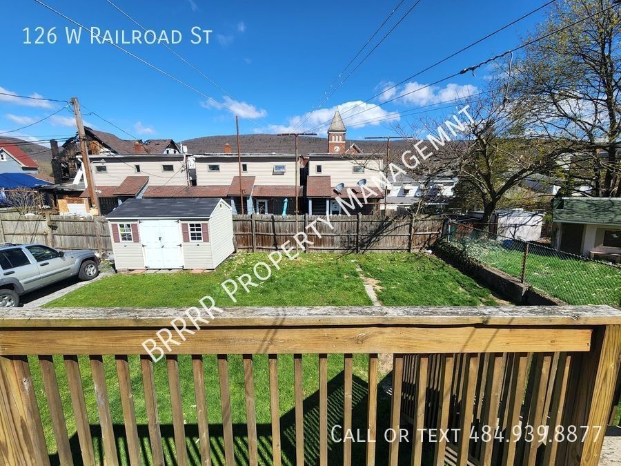 126 W Railroad St - Photo 3 of 23