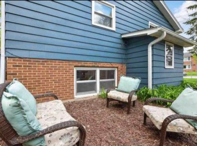 5107 Wallace Ave - Photo 2 of 10