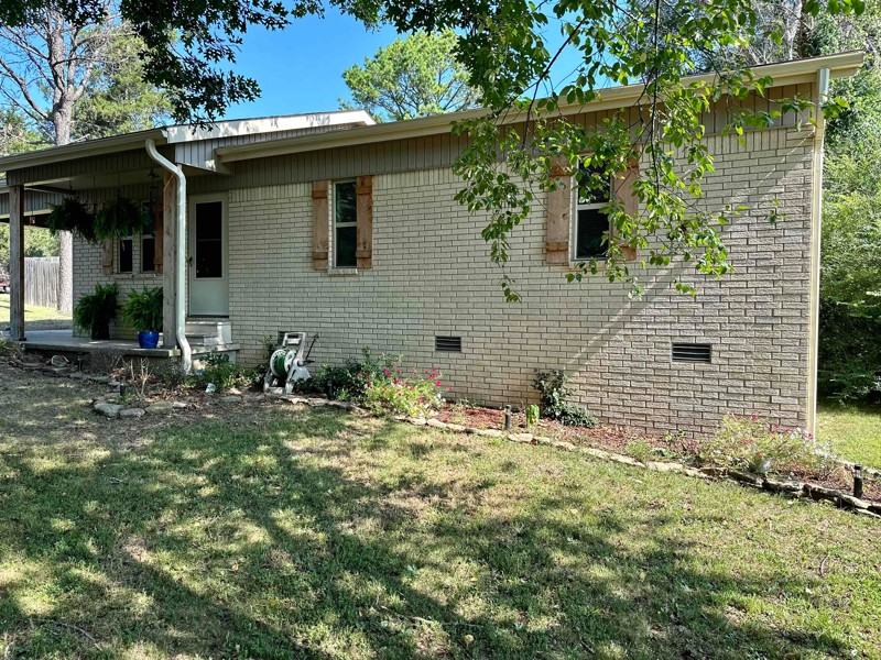 1528 W Scott St - Photo 3 of 12