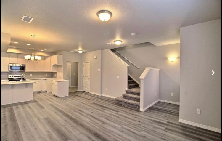 871 Winding Brook Dr - Photo 2 of 11