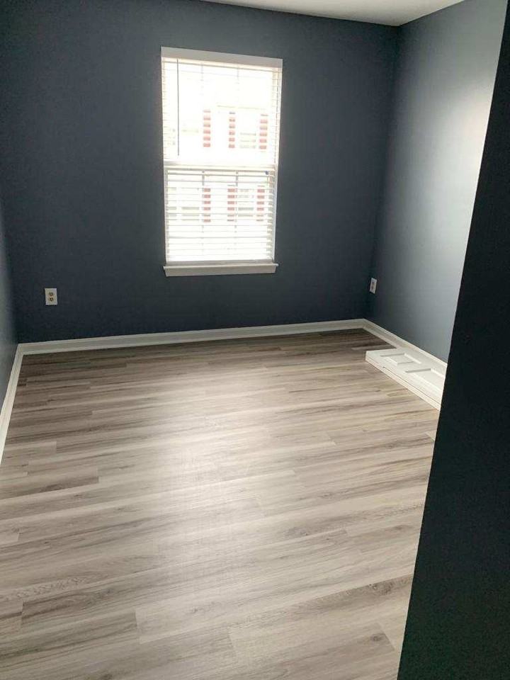 133 Royalty Circle #1 - Photo 2 of 10