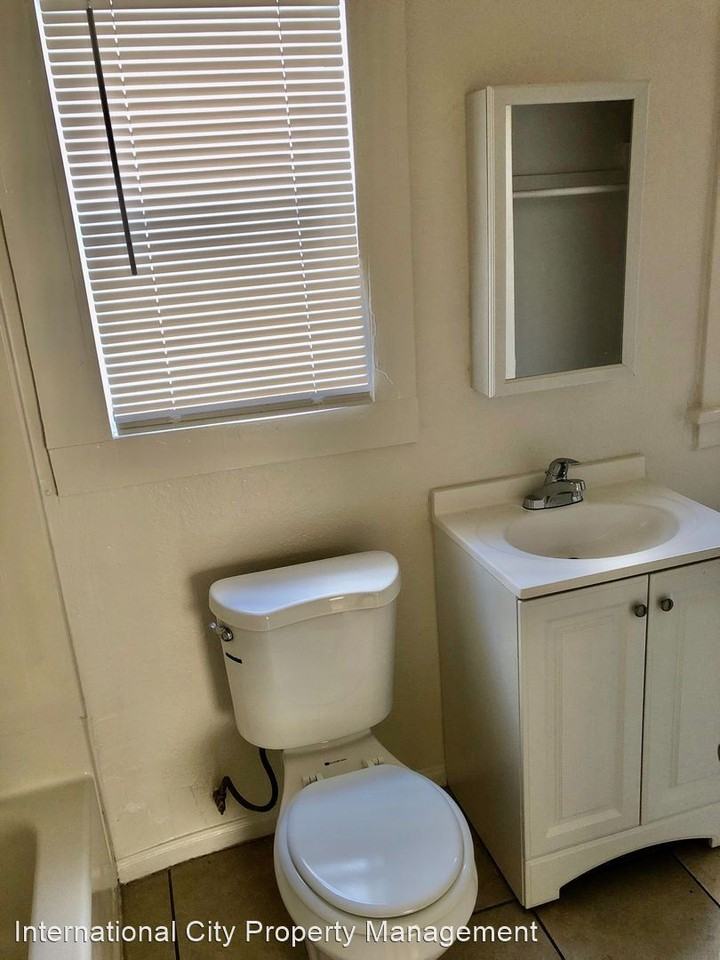 2240 Santa Fe Ave - Photo 3 of 5