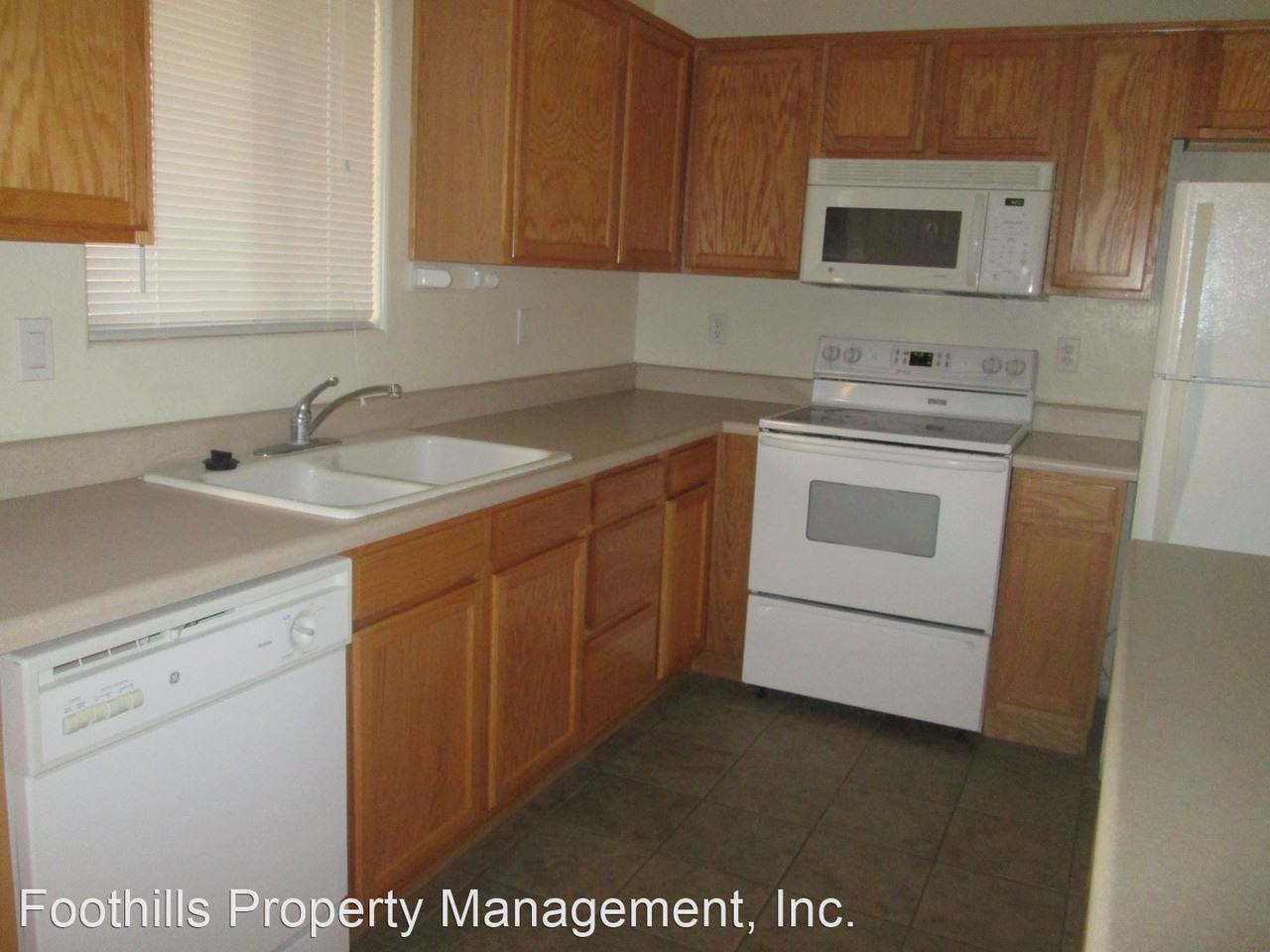 330 S Arnold Ter #B - Photo 3 of 24