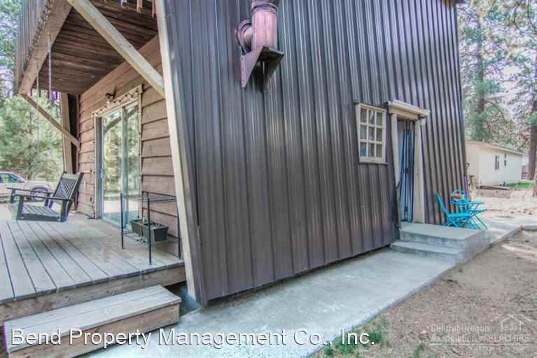 60214 Cinder Butte Rd - Photo 2 of 11