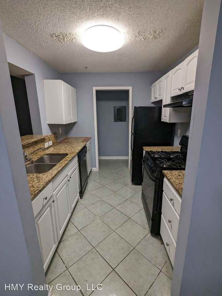 706 Ridge Creek Dr - Photo 3 of 17