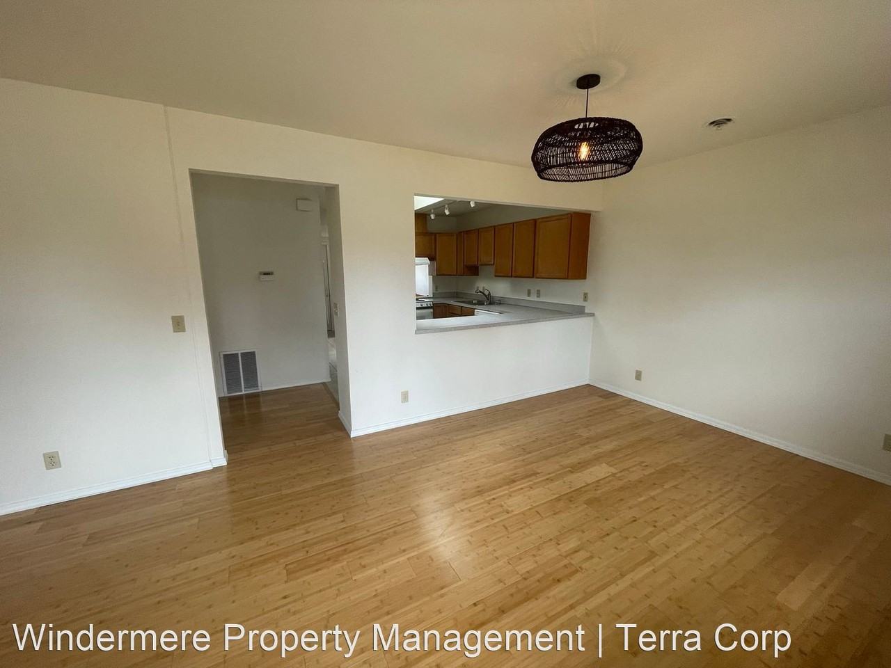 1405 15th St - Photo 2 of 20