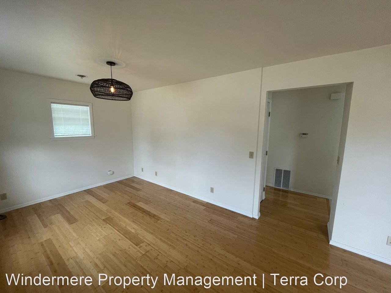 1405 15th St - Photo 3 of 20