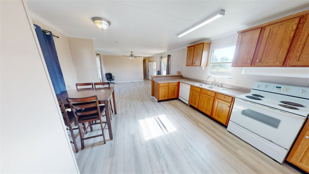 2406 Kathy Dr - Photo 2 of 8