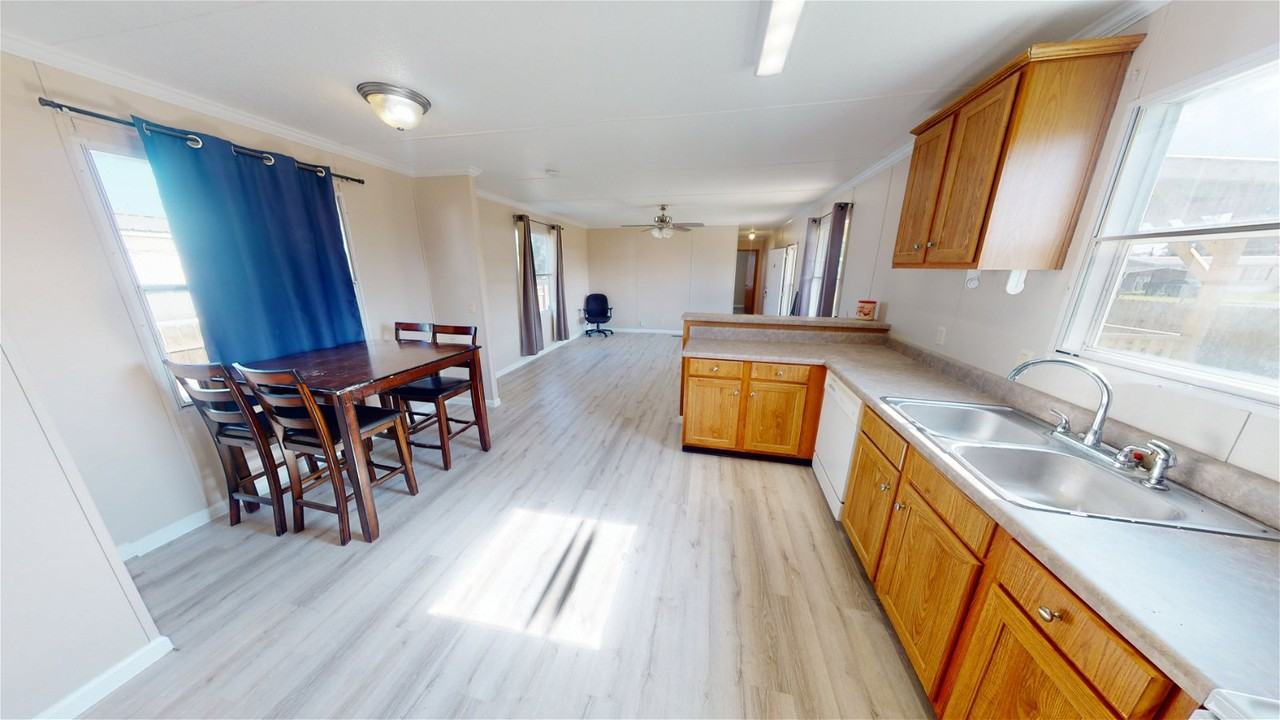 2406 Kathy Dr - Photo 3 of 8