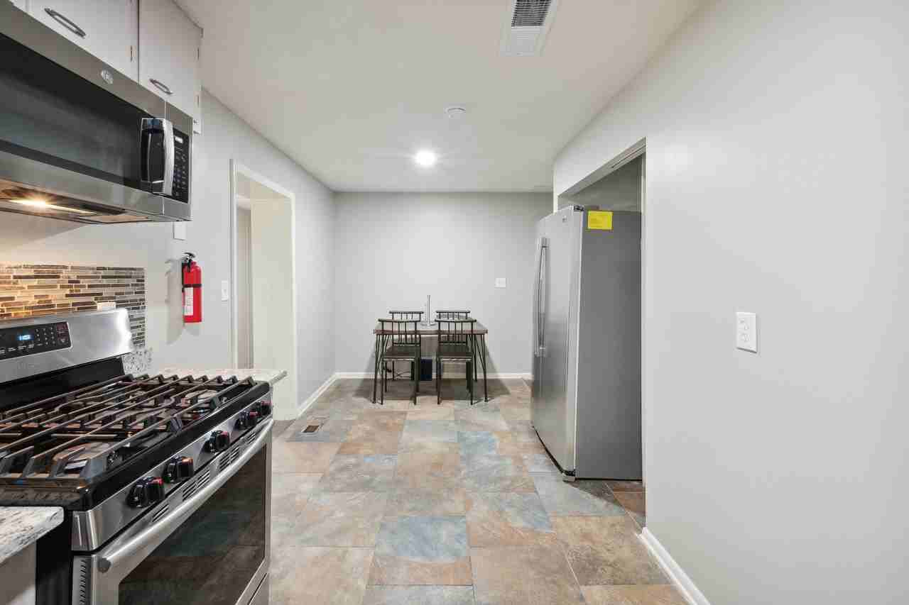 Sunrise Cir - Photo 5 of 9