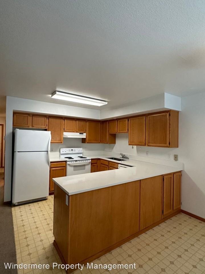 2680/2690 Alderwood Ave - Photo 3 of 15