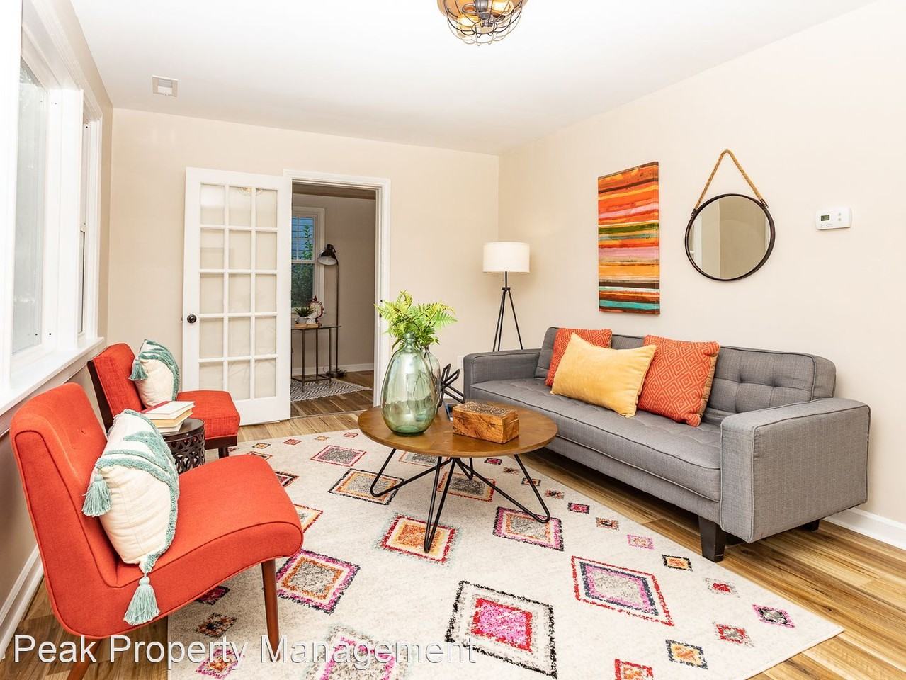 1012 Bundy Ave - Photo 2 of 16