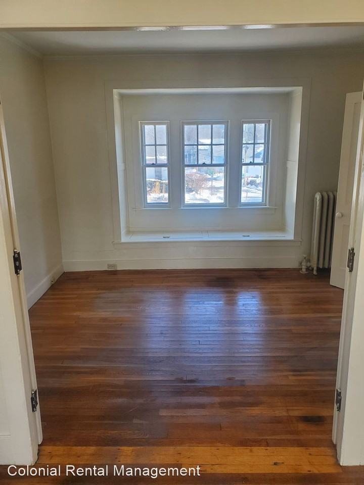 38 Spring St - Photo 3 of 29