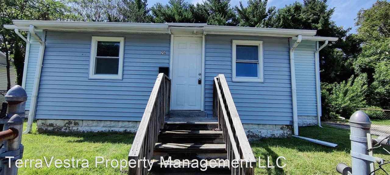 256 Birch St - Photo 2 of 25