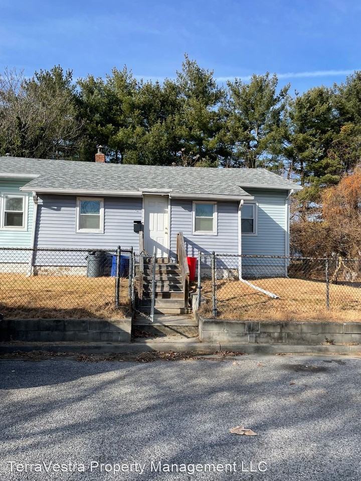 256 Birch St - Photo 3 of 25