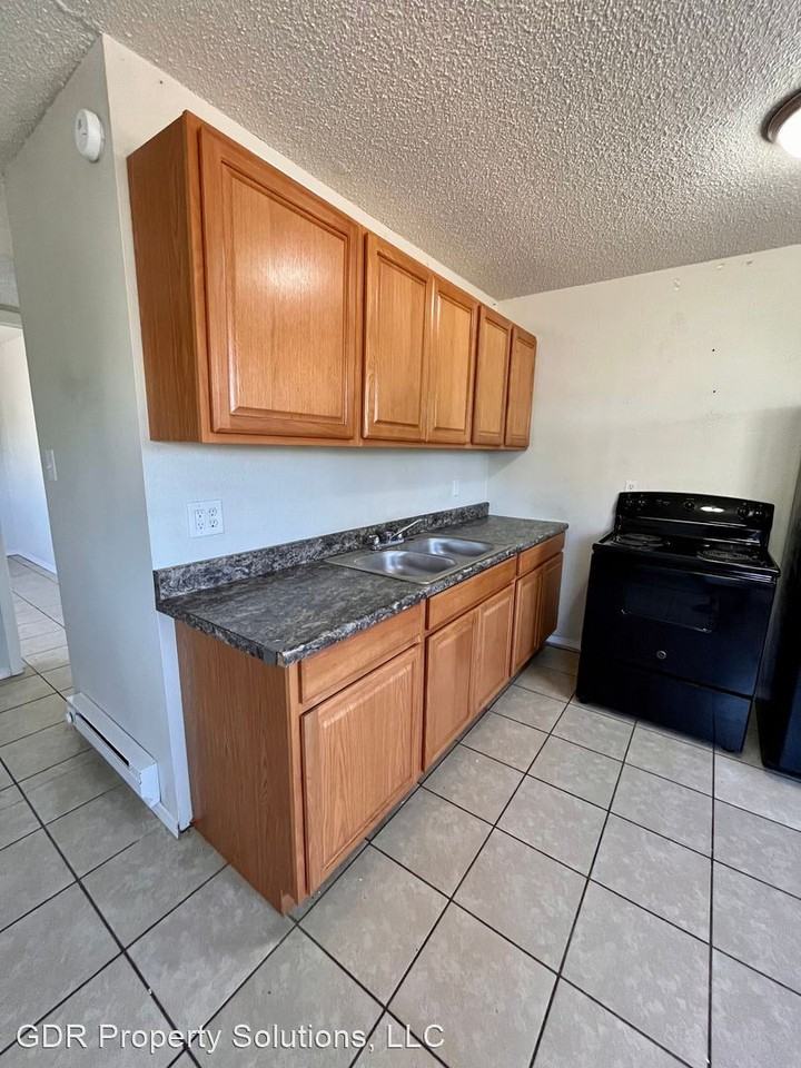 415 Grove Street SE - Photo 2 of 10