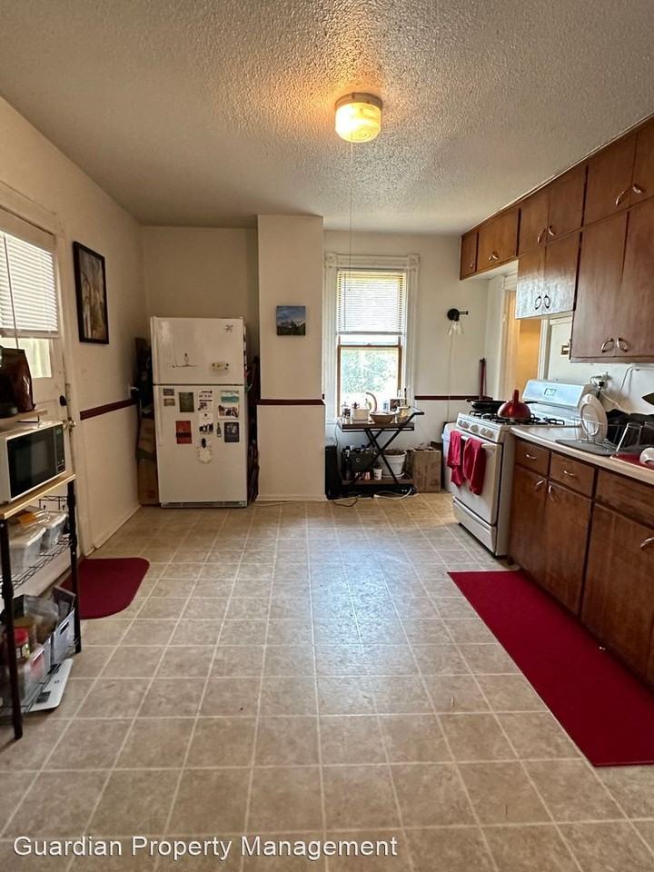 1619 2nd St NE - Photo 2 of 13