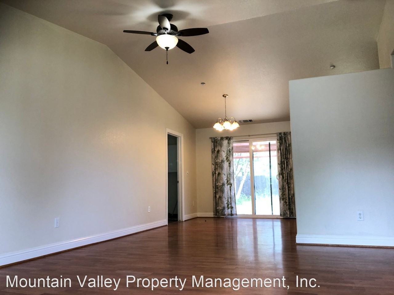 10307 Daffodil Ln - Photo 2 of 15