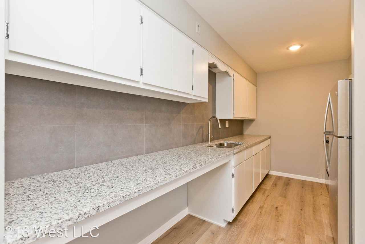 722 Walnut Ave - Photo 2 of 14