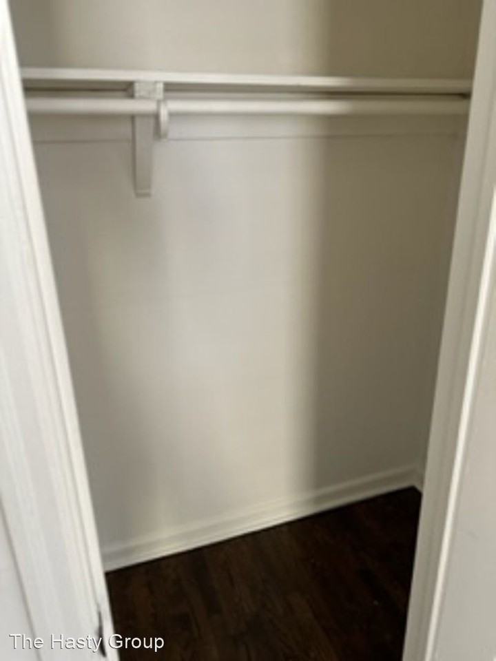 5423 Swope Pkwy - Photo 3 of 19