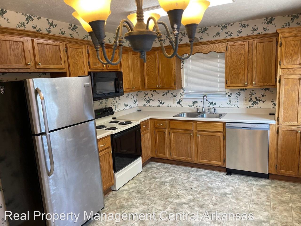 1700 Longfellow Dr - Photo 2 of 13