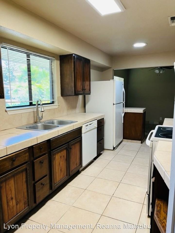 1321 Greenhills Rd - Photo 3 of 26
