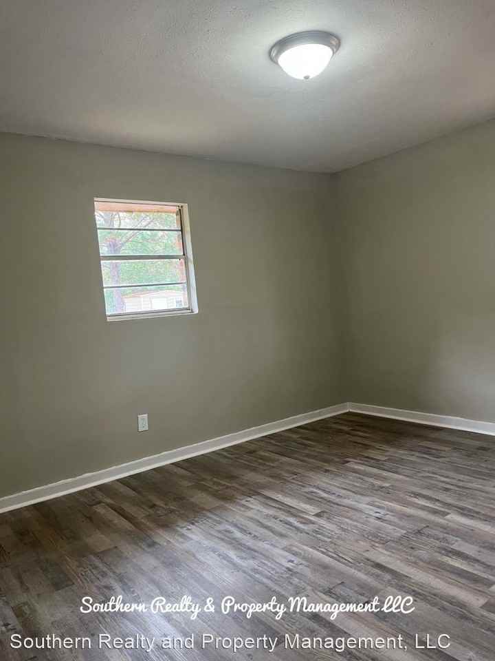 174 Hert Dr - Photo 2 of 8