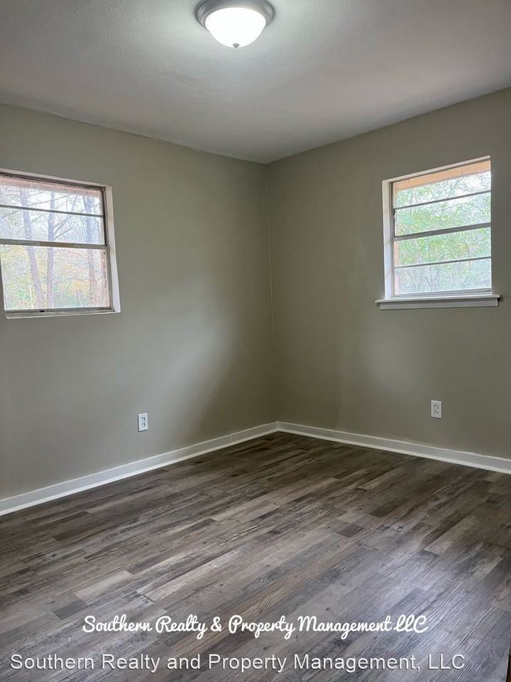 174 Hert Dr - Photo 3 of 8