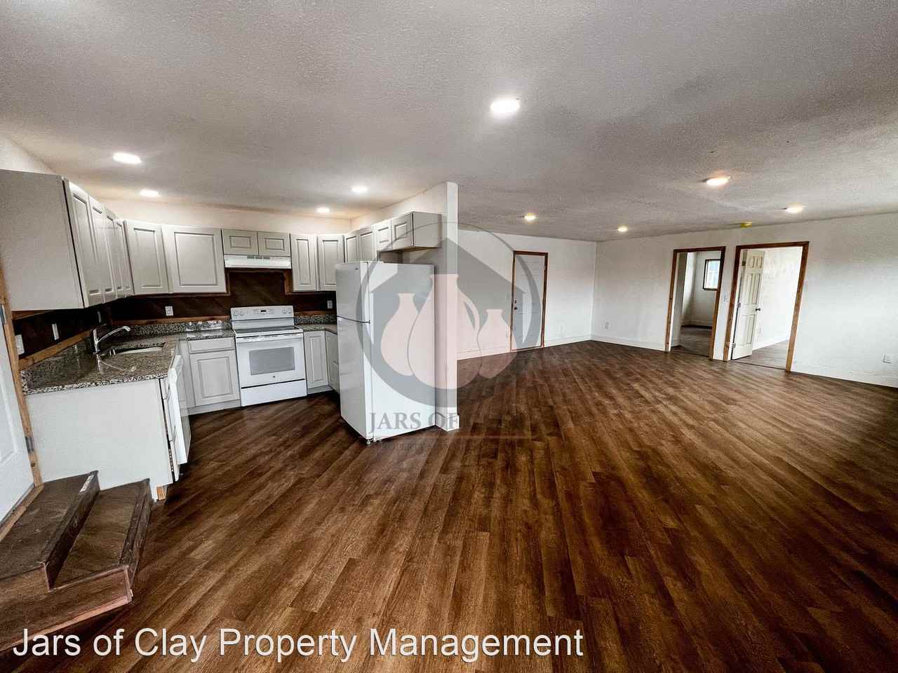 W Washington St - Photo 2 of 8