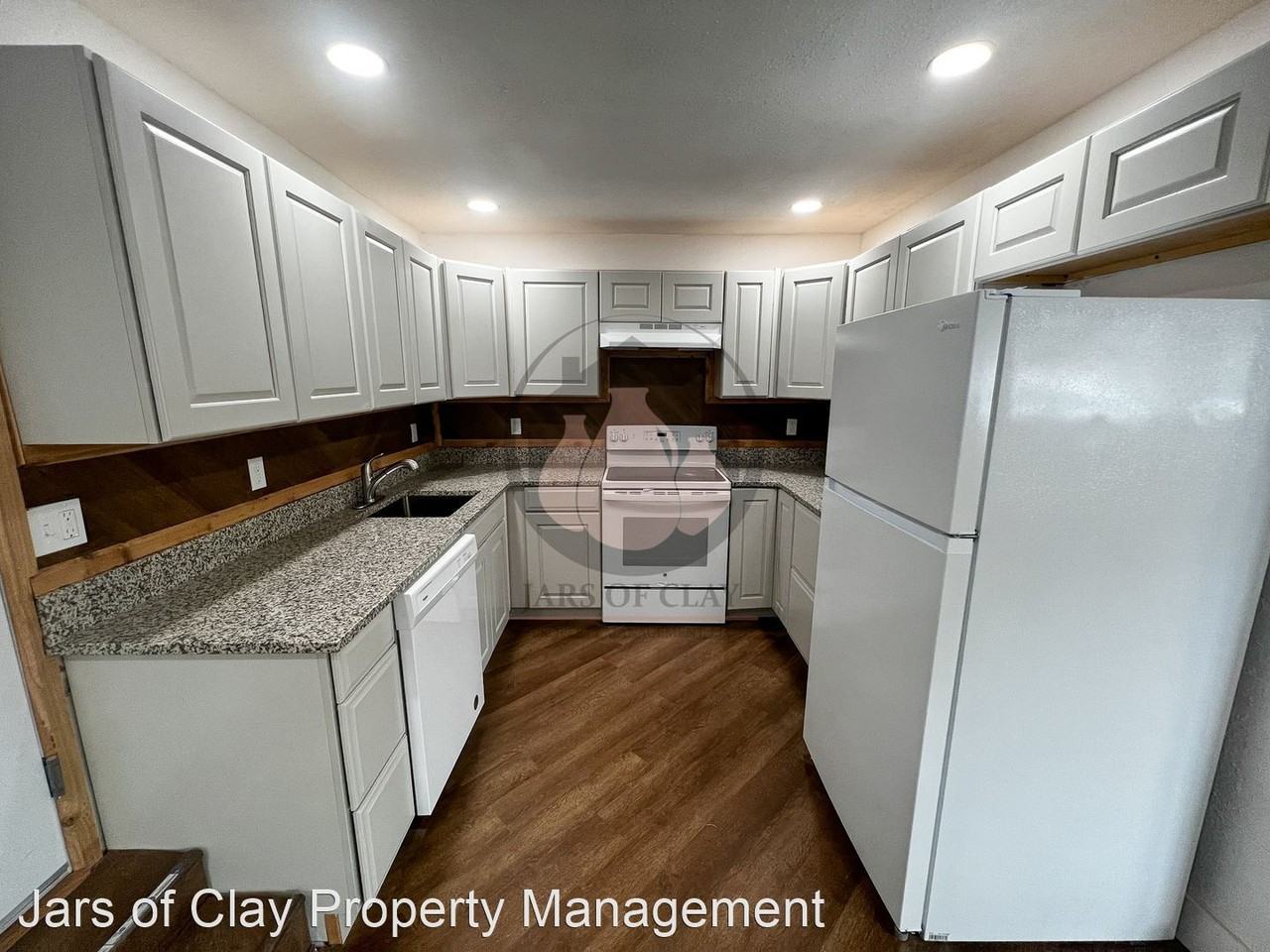 W Washington St - Photo 3 of 8