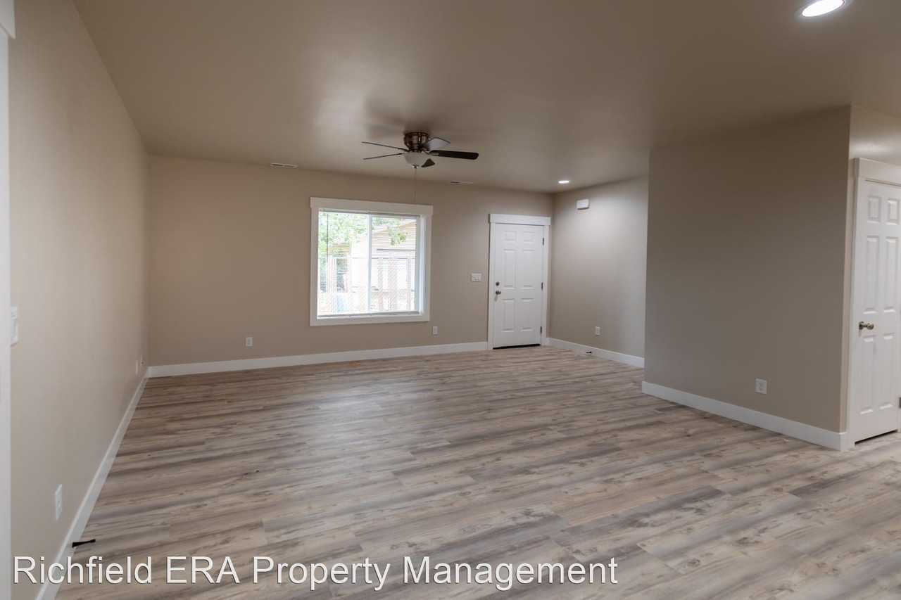 641 East 425 North - Photo 2 of 15